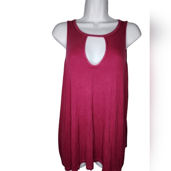 Torrid Super Soft Fushia Keyhold Top 0X - Picture 2 of 4